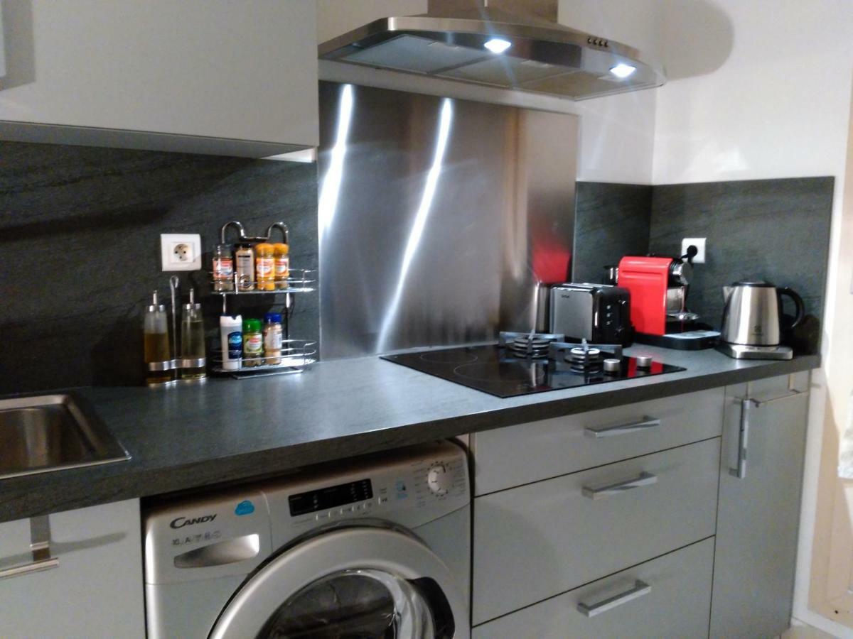 Bel Et Spacieux Appartement De 84 M² Avec Parking Tres Proche Du Metro Garibaldi Lyon Luaran gambar