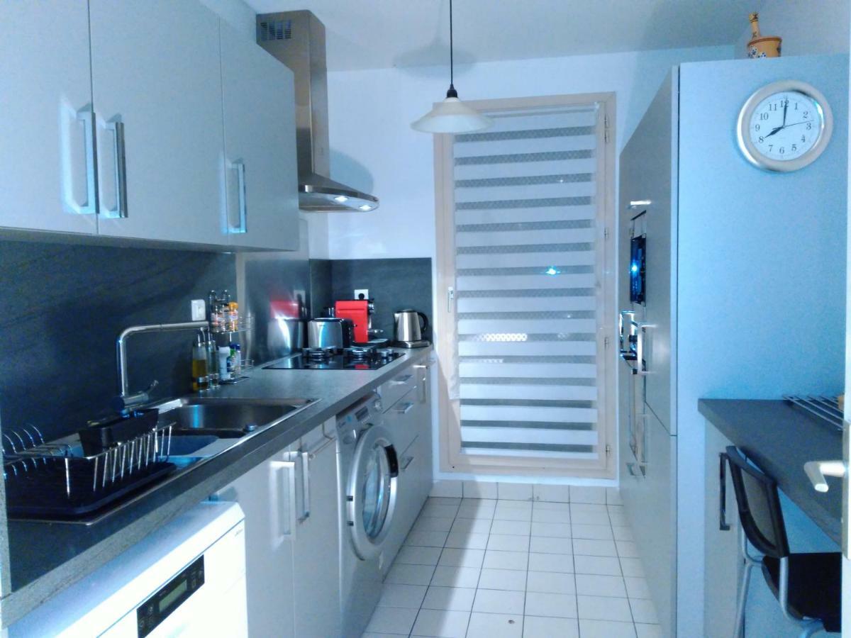 Bel Et Spacieux Appartement De 84 M² Avec Parking Tres Proche Du Metro Garibaldi Lyon Luaran gambar