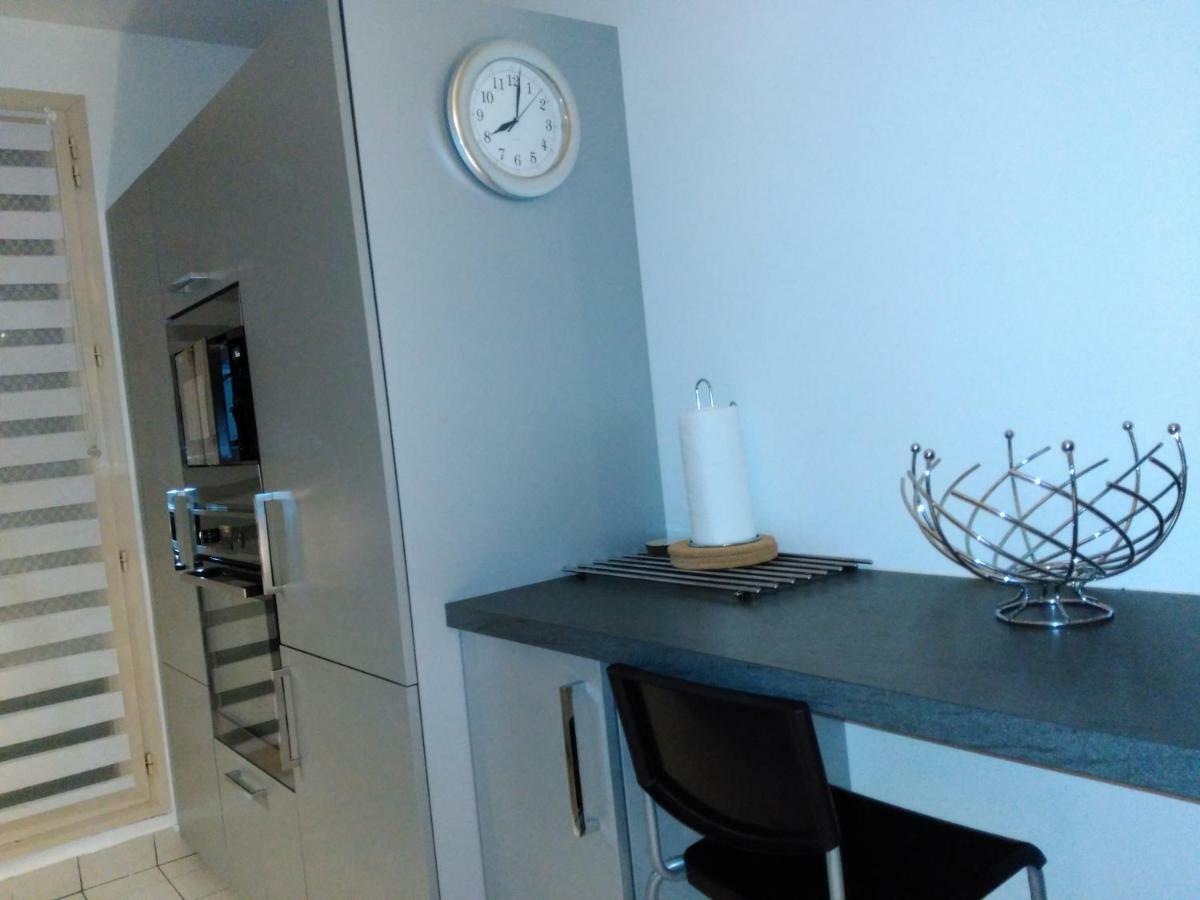 Bel Et Spacieux Appartement De 84 M² Avec Parking Tres Proche Du Metro Garibaldi Lyon Luaran gambar