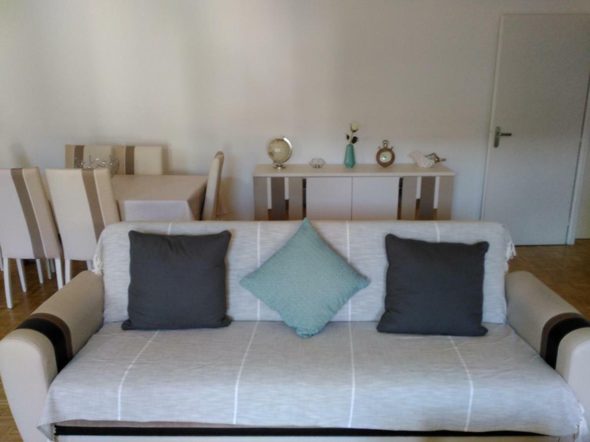 Bel Et Spacieux Appartement De 84 M² Avec Parking Tres Proche Du Metro Garibaldi Lyon Luaran gambar