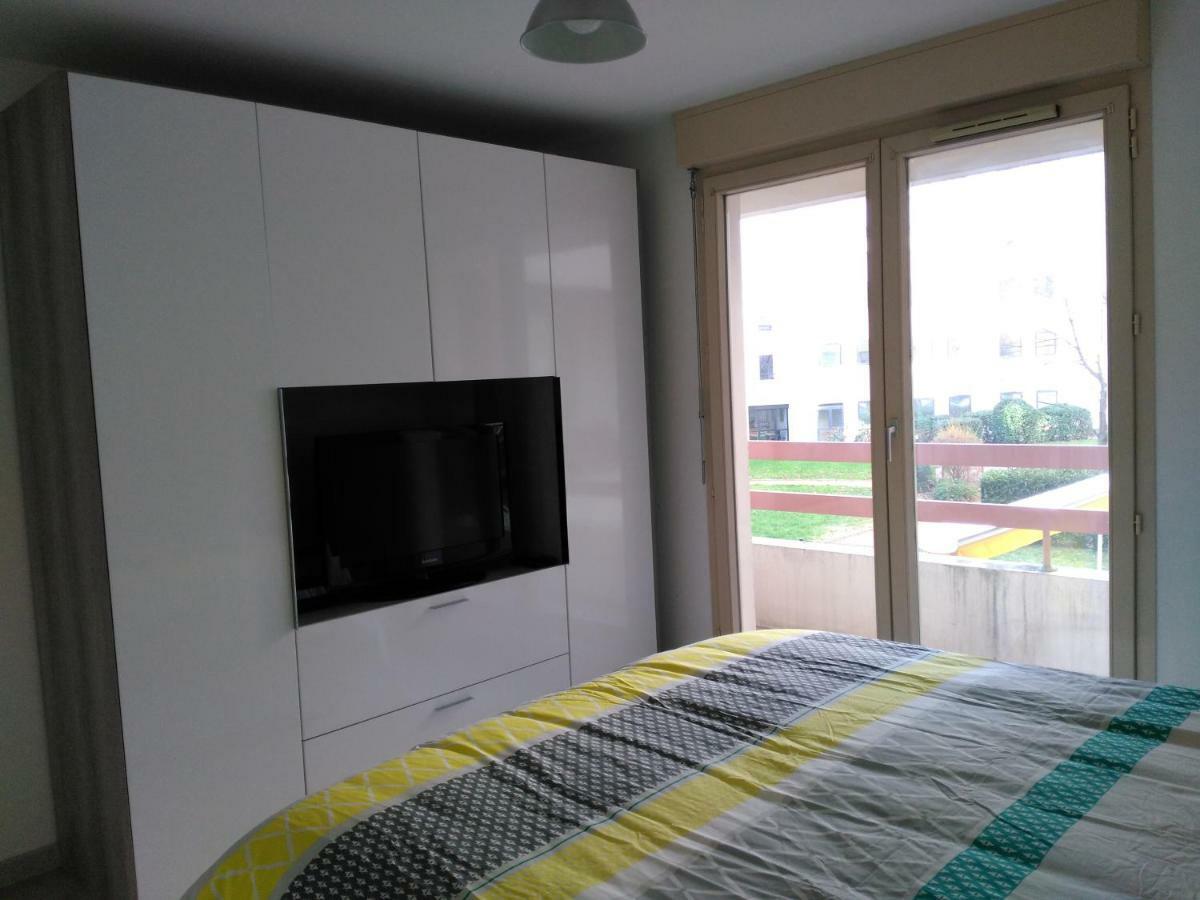 Bel Et Spacieux Appartement De 84 M² Avec Parking Tres Proche Du Metro Garibaldi Lyon Luaran gambar